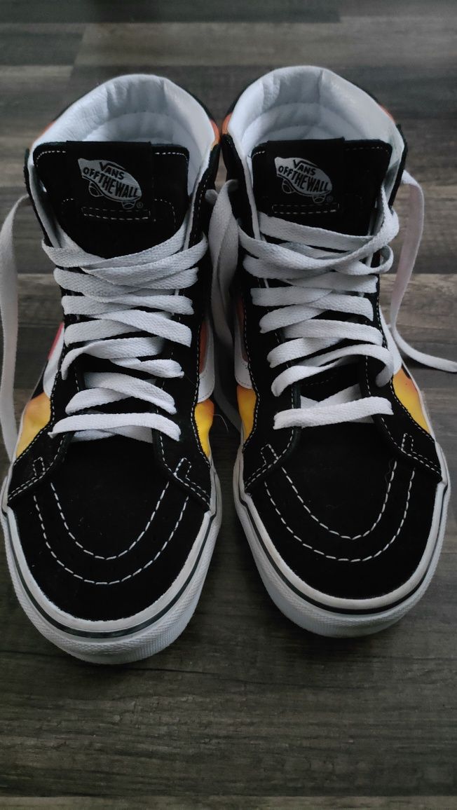 świetne wysokie trampki Vans SK8-Hi. w super stanie