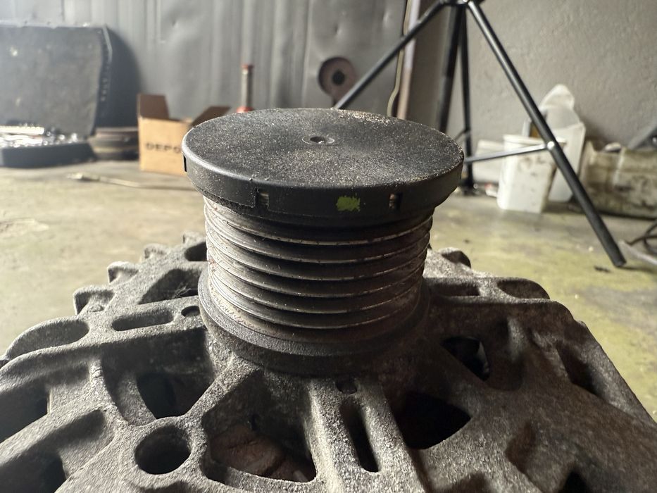 Генератор FG15T030 2.3 DCI Renault Master III  2310 070 33R - C