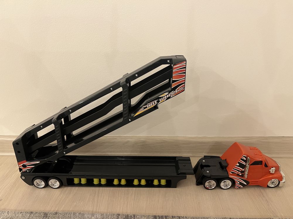 hotwheels ciężarówka do autek