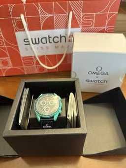 Błyszczące Polar Lights – Omega x Swatch SO33L103 w Odcieniach Zórz