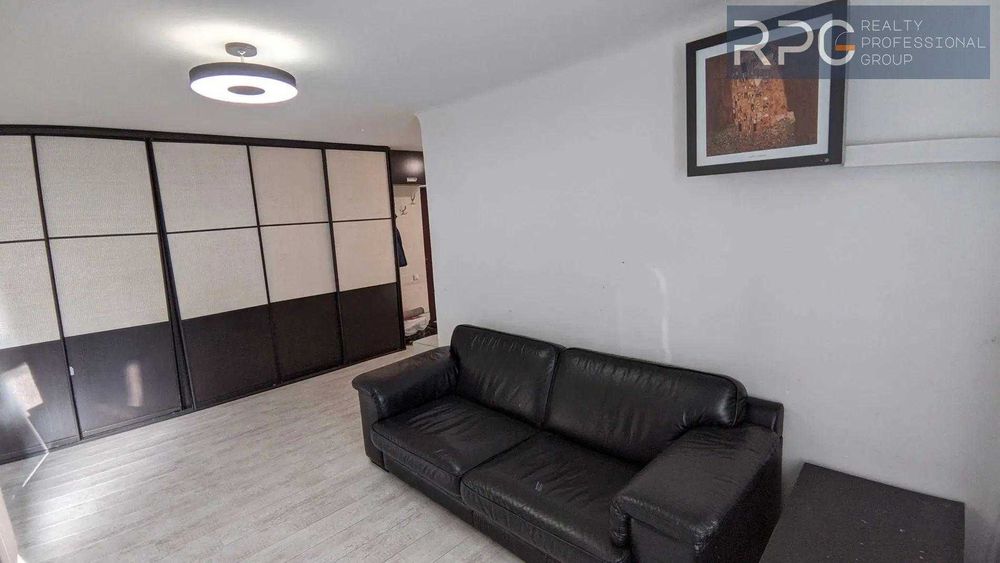 Продам 2к квартиру Печерськ метро Палац України