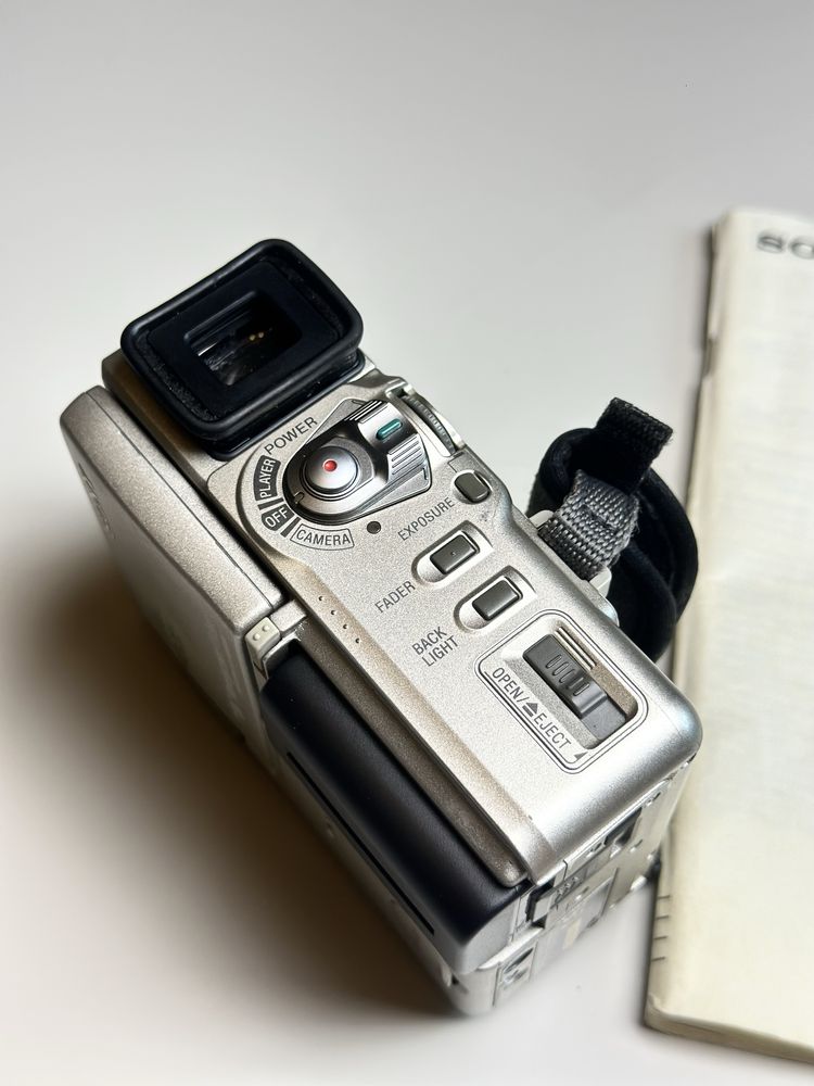 Kamera Mini DV sony handycam DCR-PC1E 2 baterie, Y2K retro look