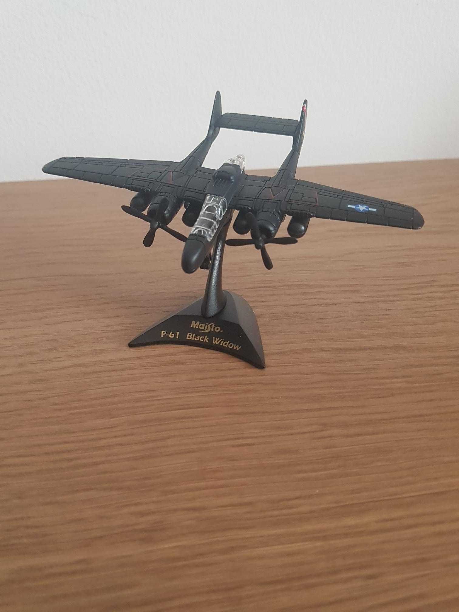 Miniatura (Escala 1:72) Avião Black Widow P-61 (NOVO)