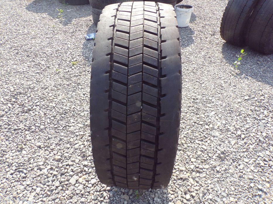 Opona 315/60R22.5 UNIROYAL DH 100 (700 netto)