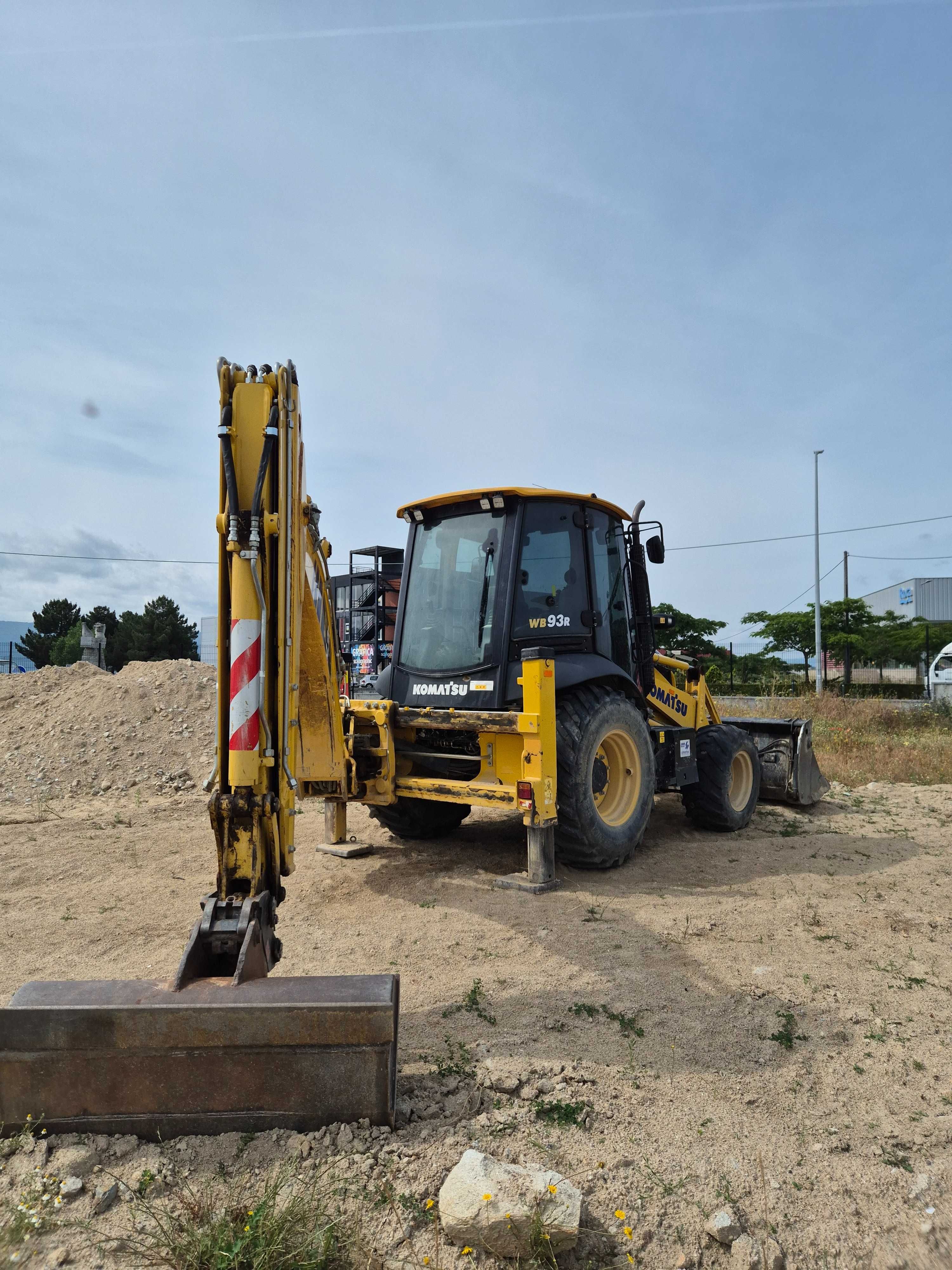 Retroescavadora Komatsu  WB93R
