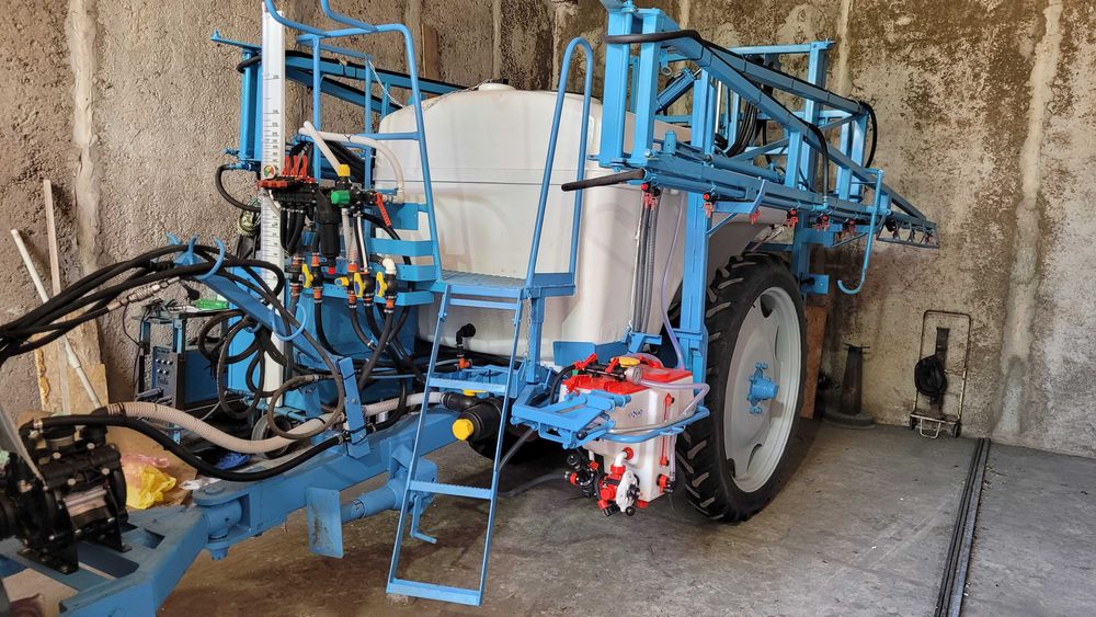 Обприскувач причіпний BBG S320 2500л - 18 м.