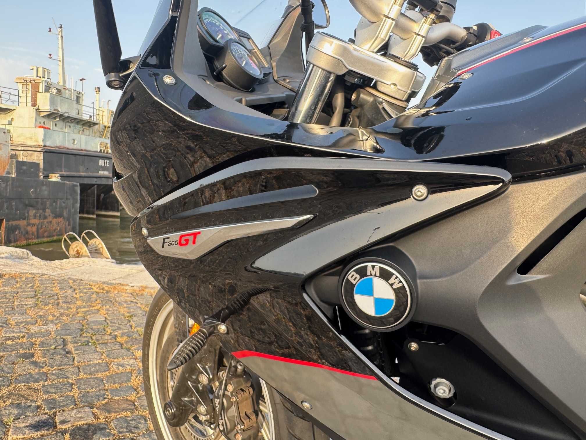 BMW F800GT (igual a nova)