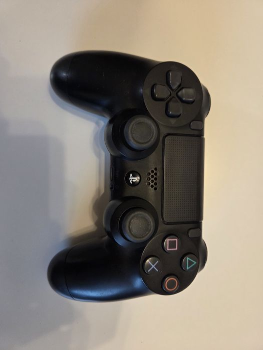 Konsola PS4 Slim 1 TB + pad v2