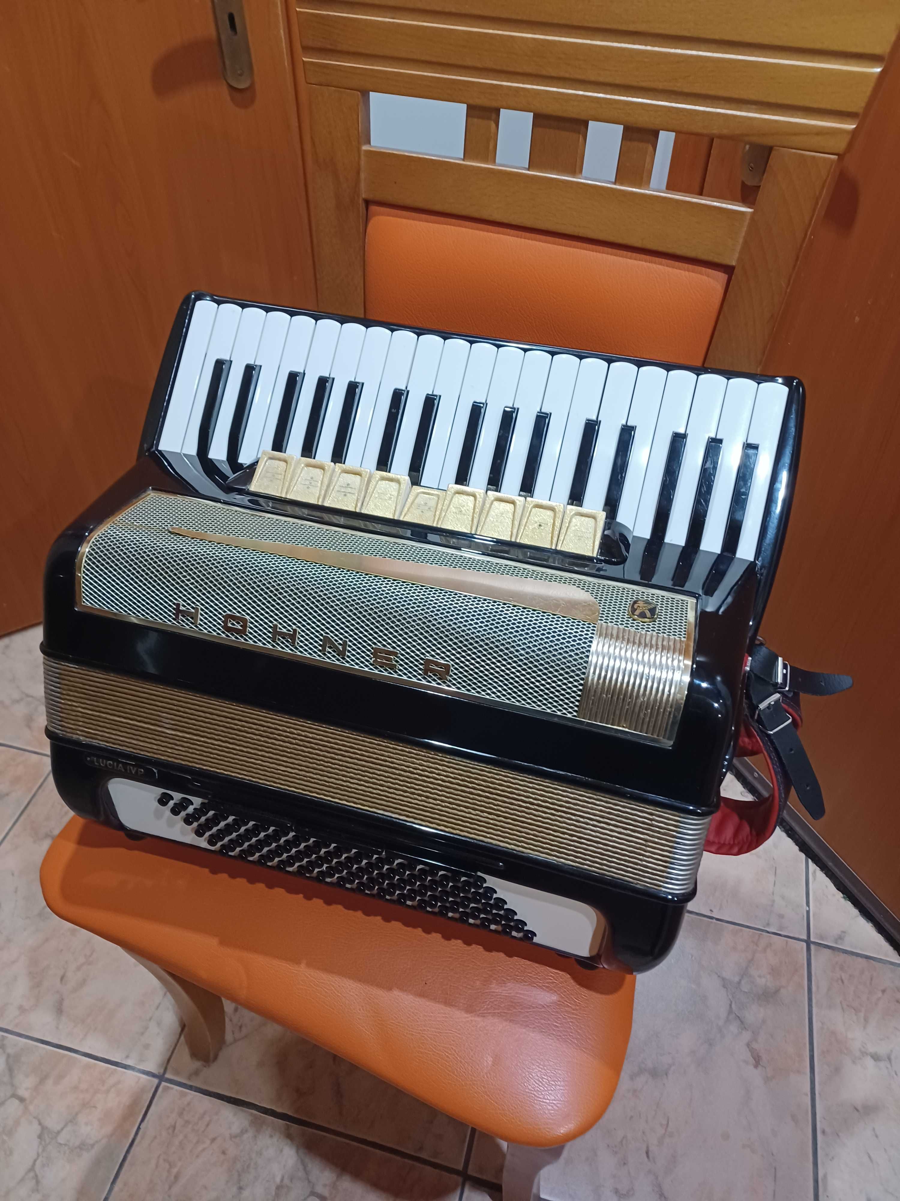 akordeon hohner lucia IV P 96 basów 4 chóry super stan +gwarancja