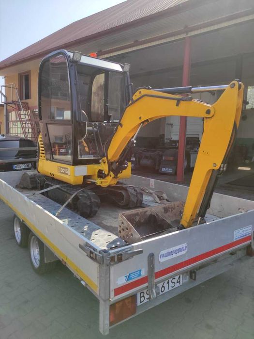 Minikoparka JCB 8015 z przyczepą