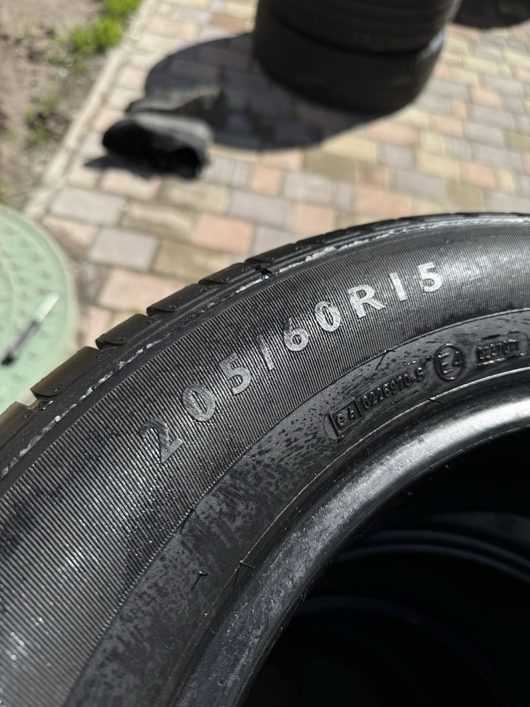 Продам  Dunlop 205/60 R15