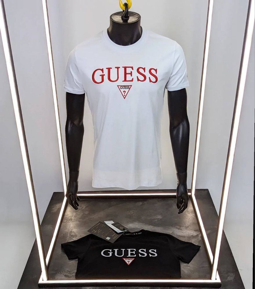 Футболка Guess