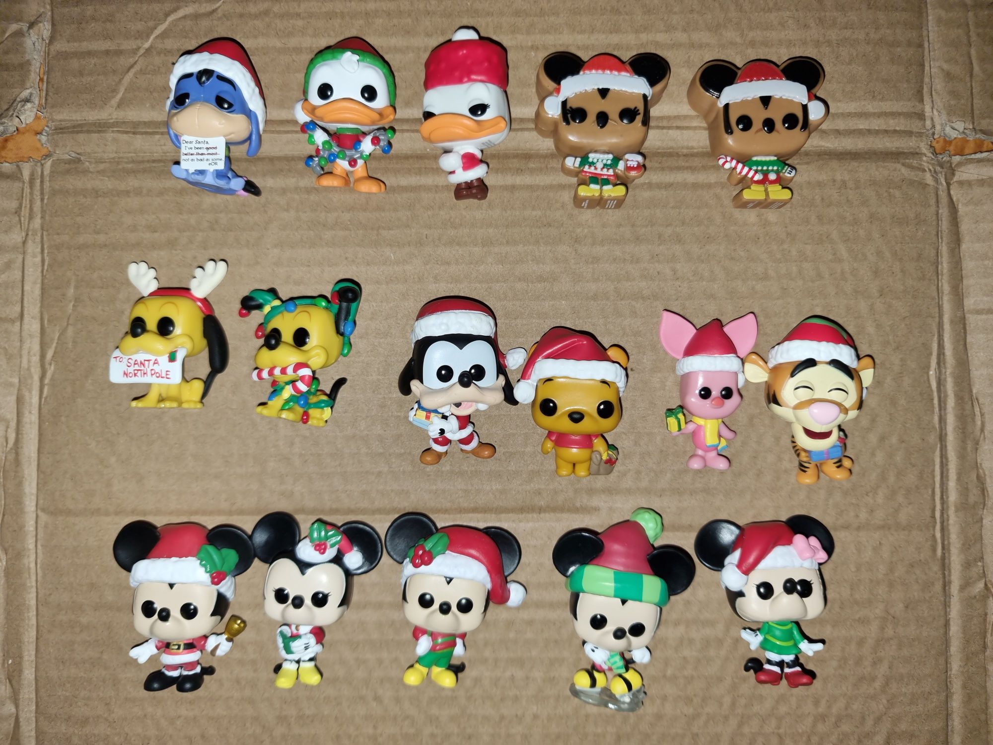 16 Figuras Funko Disney Natal - Mickey Minnie Pluto Pateta Piglet
