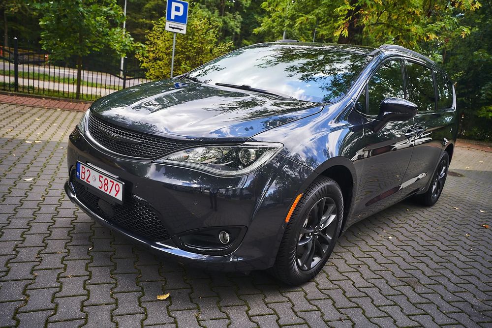 Chrysler Pacifica Chrysler Pacyfica 2020 AWD, wersja S Limited Granatowa Perła