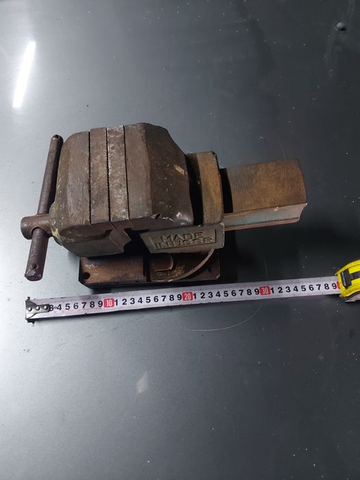 Тиски слесарные средние СССР