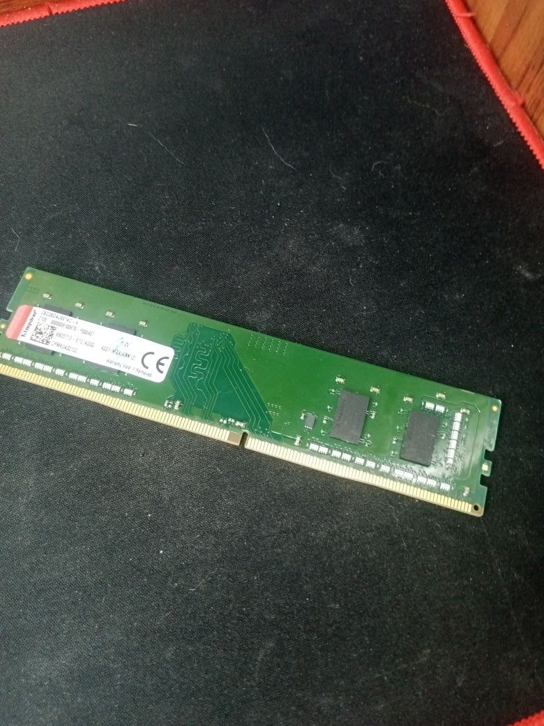 Kingston DDR4 4GB 2666MHz (модель CBD26D4U9S1KC-4).