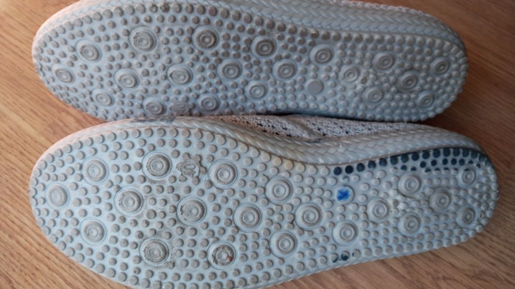 Popielate buty siateczkowe rozmiar 40