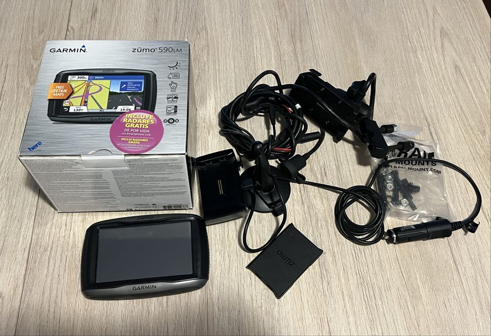 Garmin Zumo 590 LM – GPS Motos (Usado, como novo)