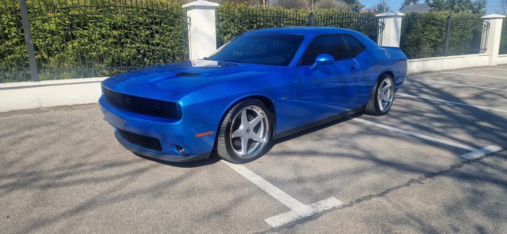 Dodge Challenger Dodge Challenger 5.7 HEMI wersja R/T 400KM mały przebieg!