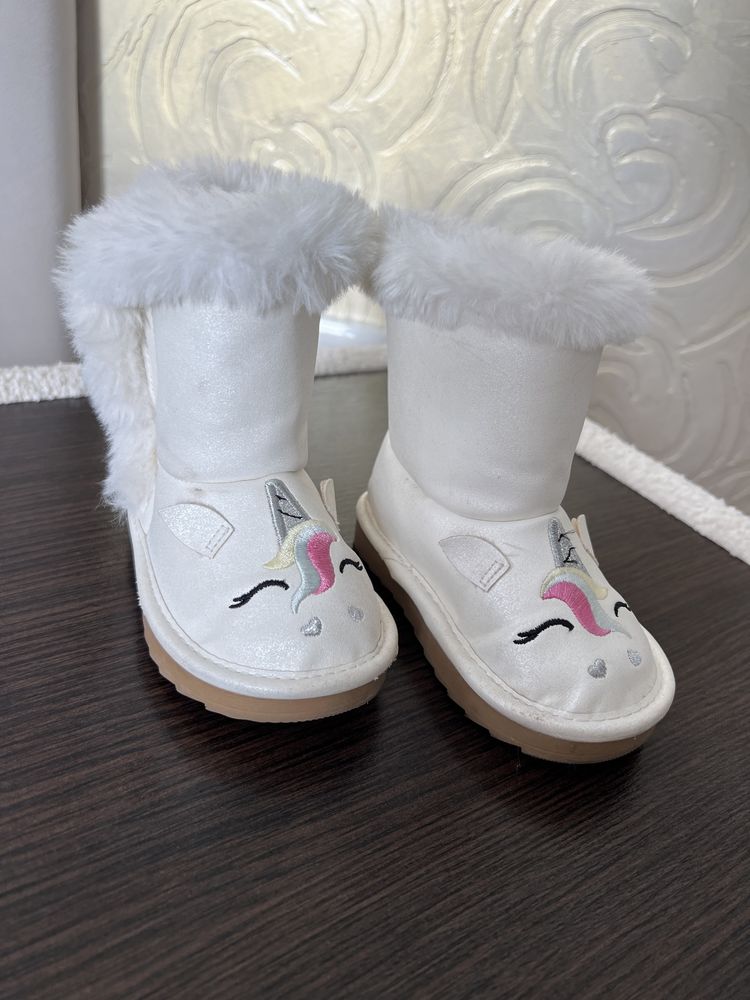 Уггі/Зимові чоботи/черевики на дівчинку