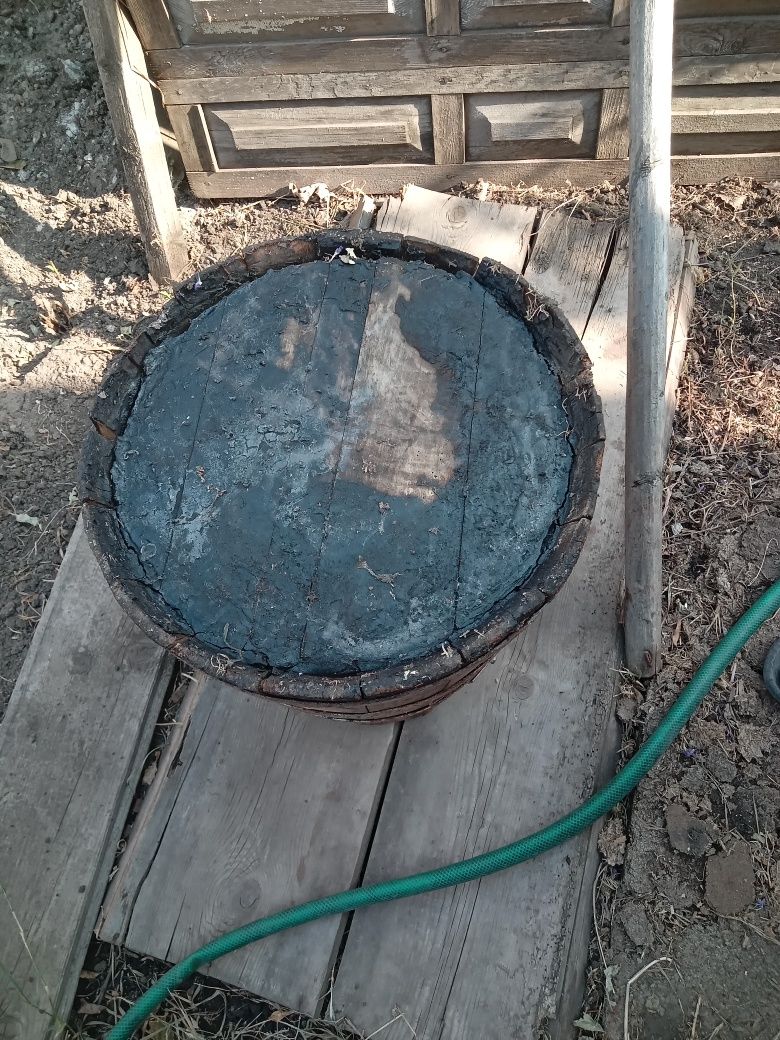 Продам бочку дубовую  ручной р-ти .