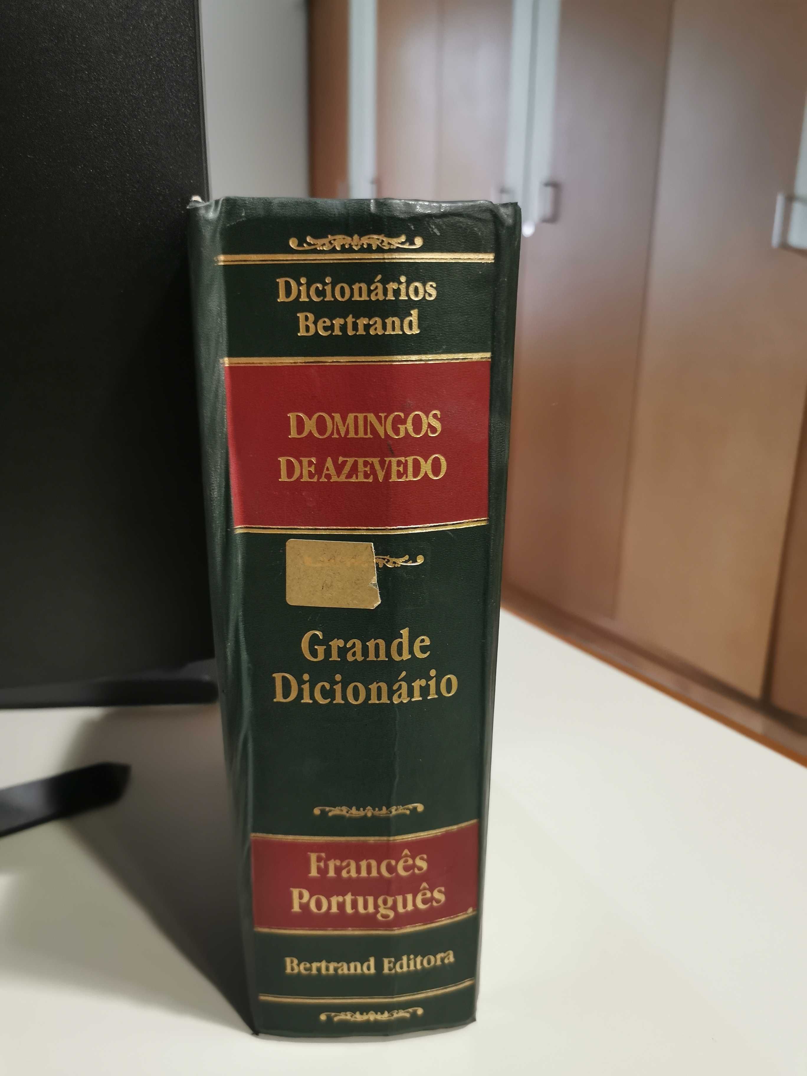 Dicionários / Livros