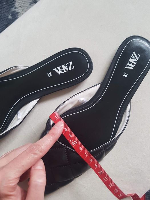 Zara czarne pikowane płaskie klapki Flat Mules 38