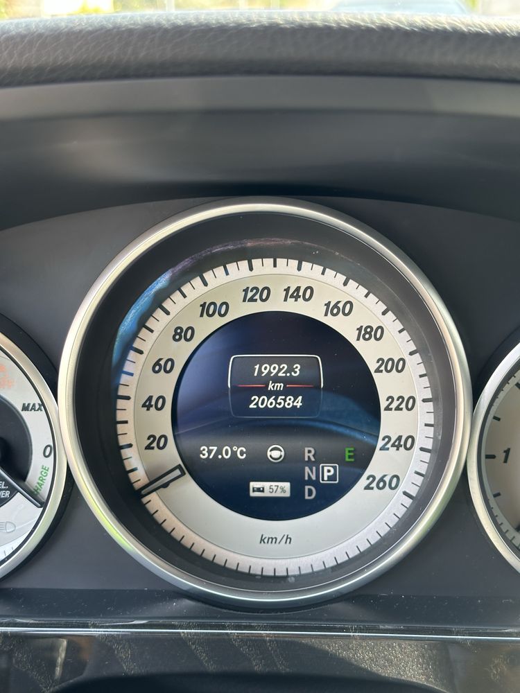 Mercedes E300 Hybrid Bluetec