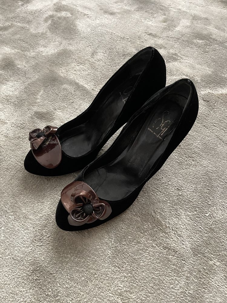 Sapatos em veludo