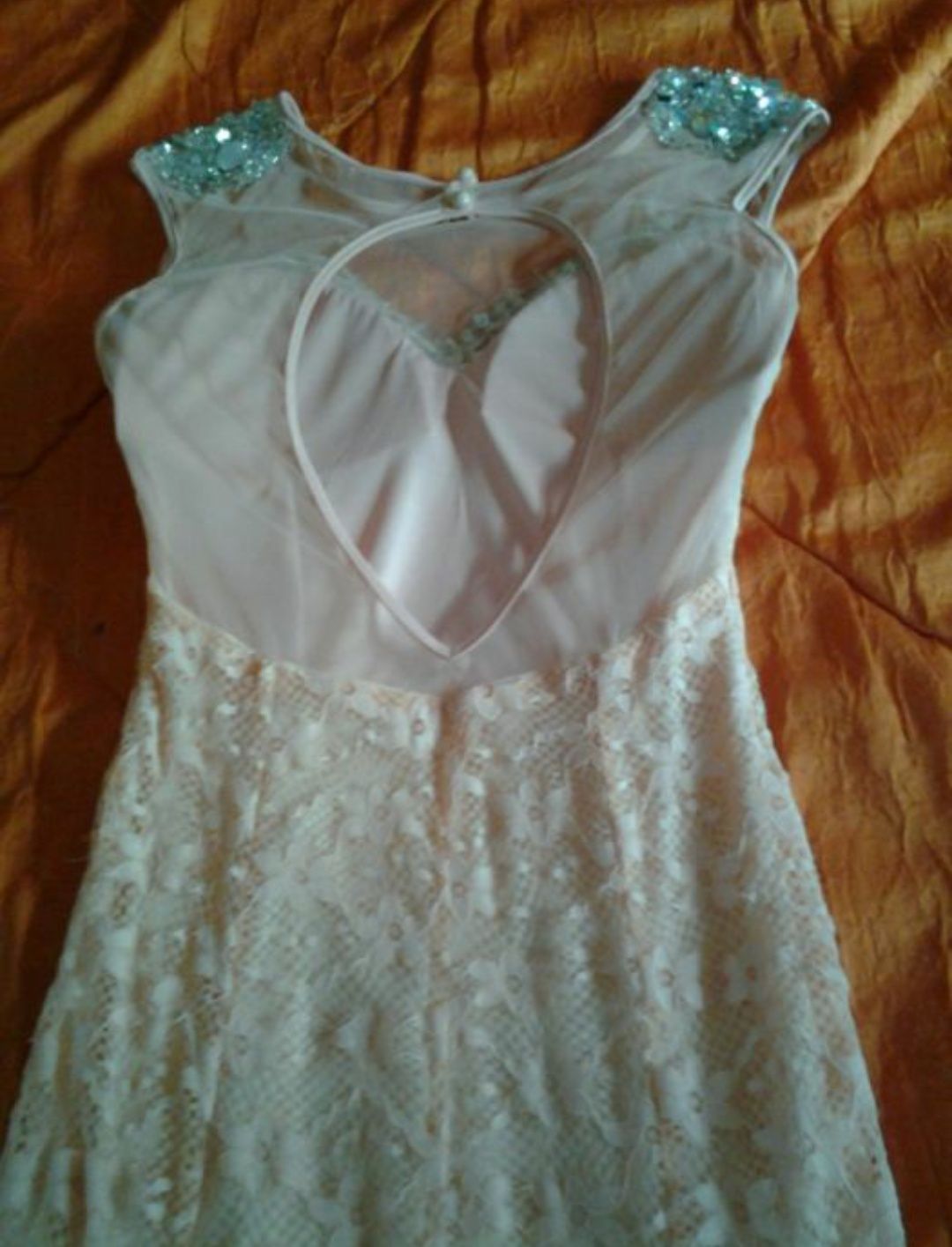 Vestido rosa claro  rendado elástico