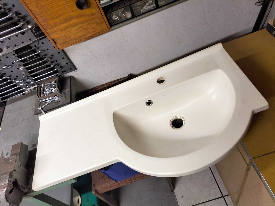 Umywalka porcelanowa (zlew) wpuszczana z blatem, biała, nablatowa