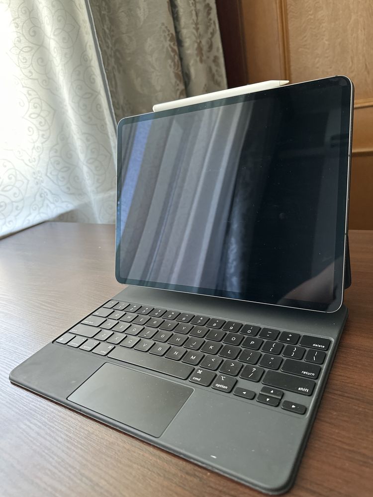 Ipad pro 12.9 5 generacji 256gb, M1 chip, wifi + cellular with mmWave