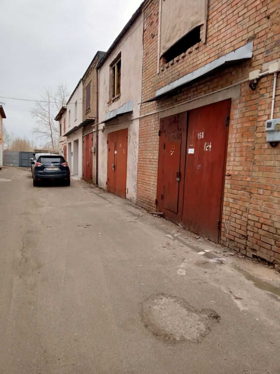 210м2 ...ДВА гаража  Ул. Саломеи Крушельницкой.
