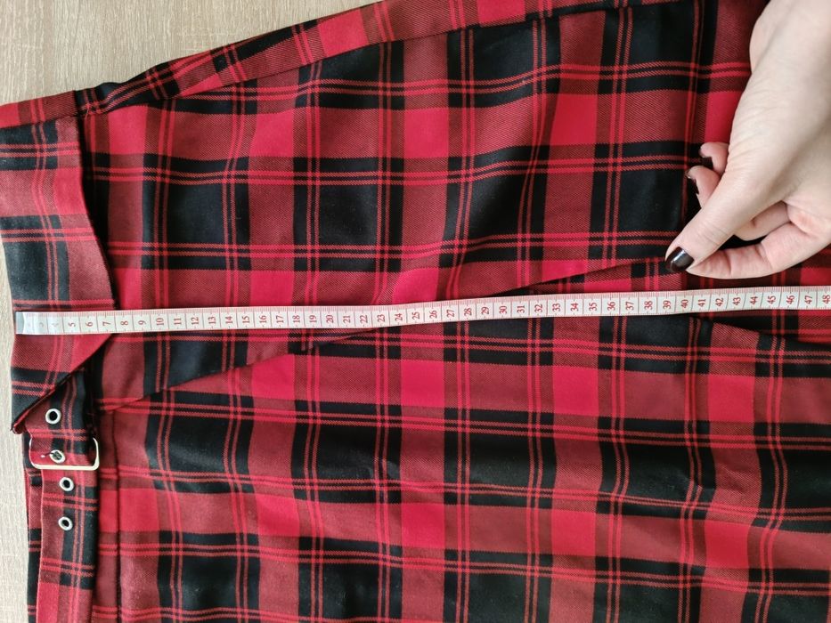 Czerwona spódnica w kratę Mohito