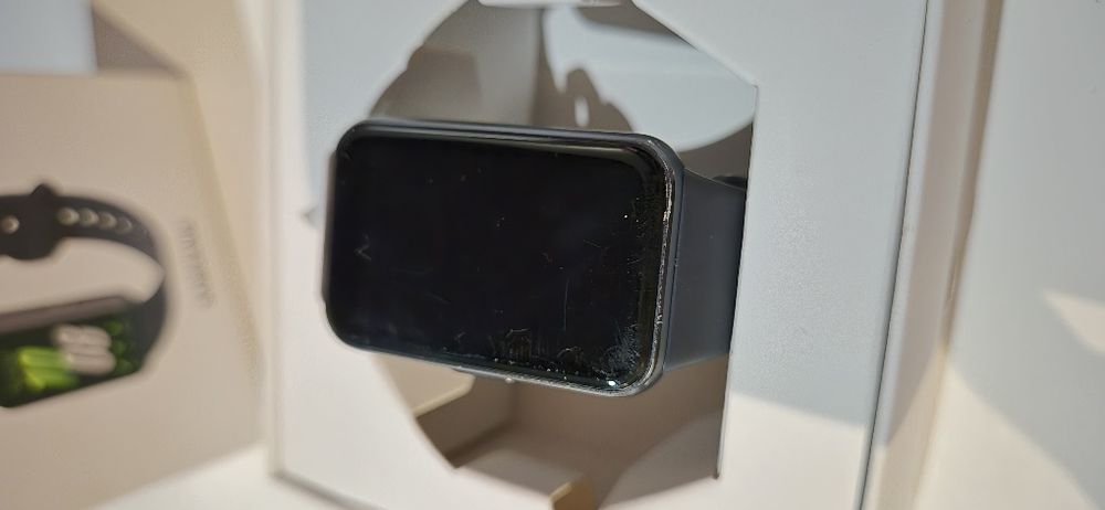 Galaxy fit3 zegarek w dobrym stanie lekko porysowany