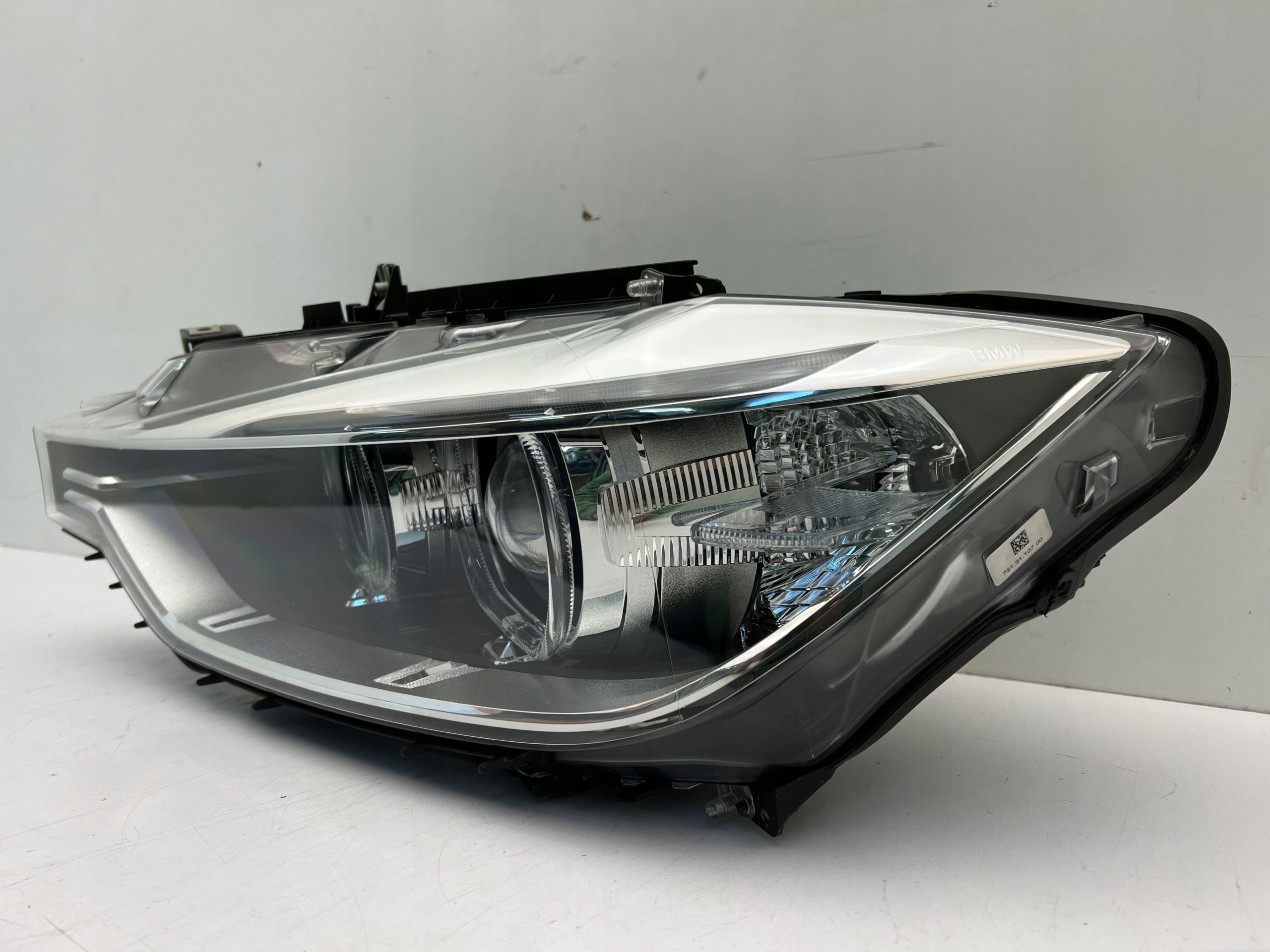 BMW 3 F30 F31 Lampa Przednia Lewa Xenon skrętny