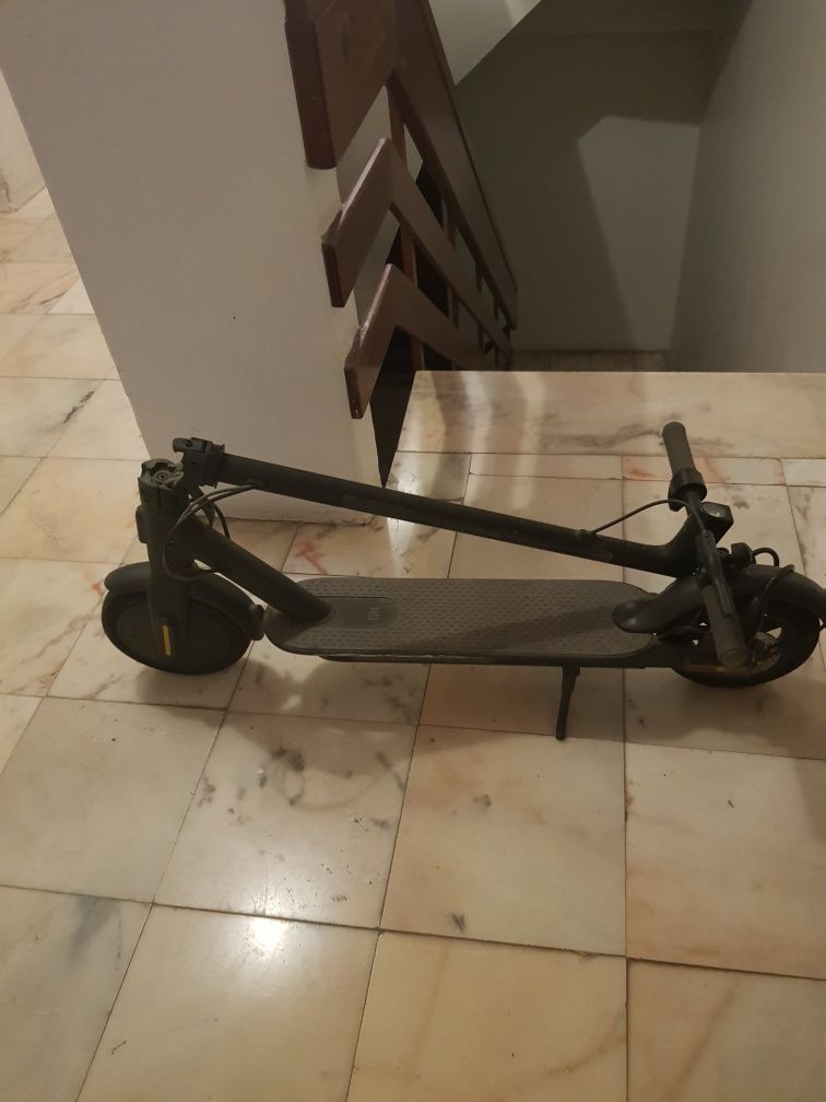 Mi electric scooter