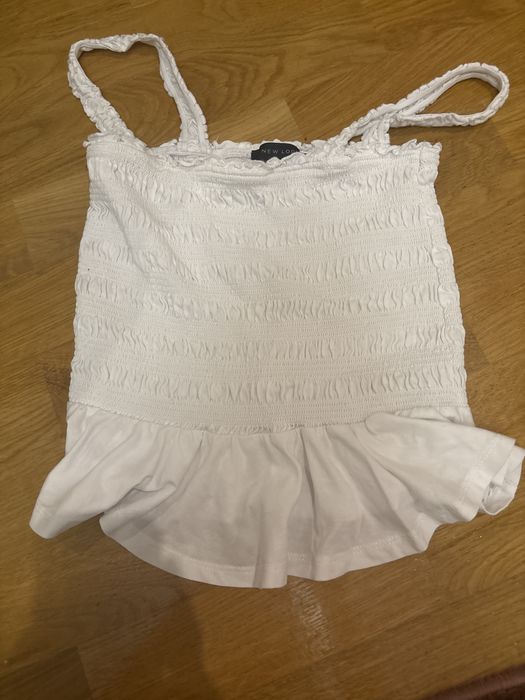 Літній топік на бретелтках