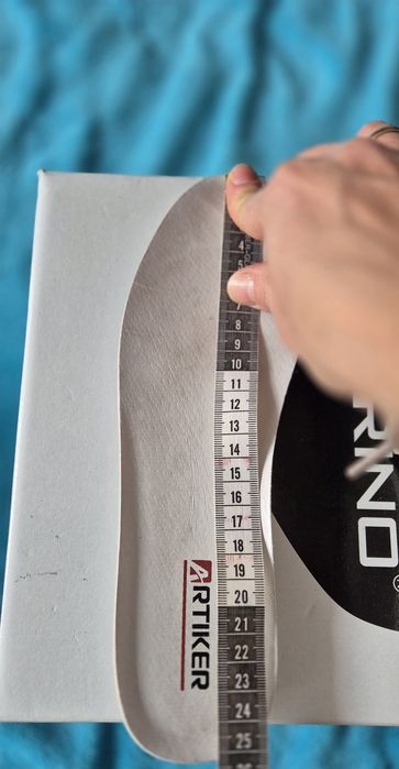 Piekne sneakersy jak nowe artiker jak riker 40 beżowe