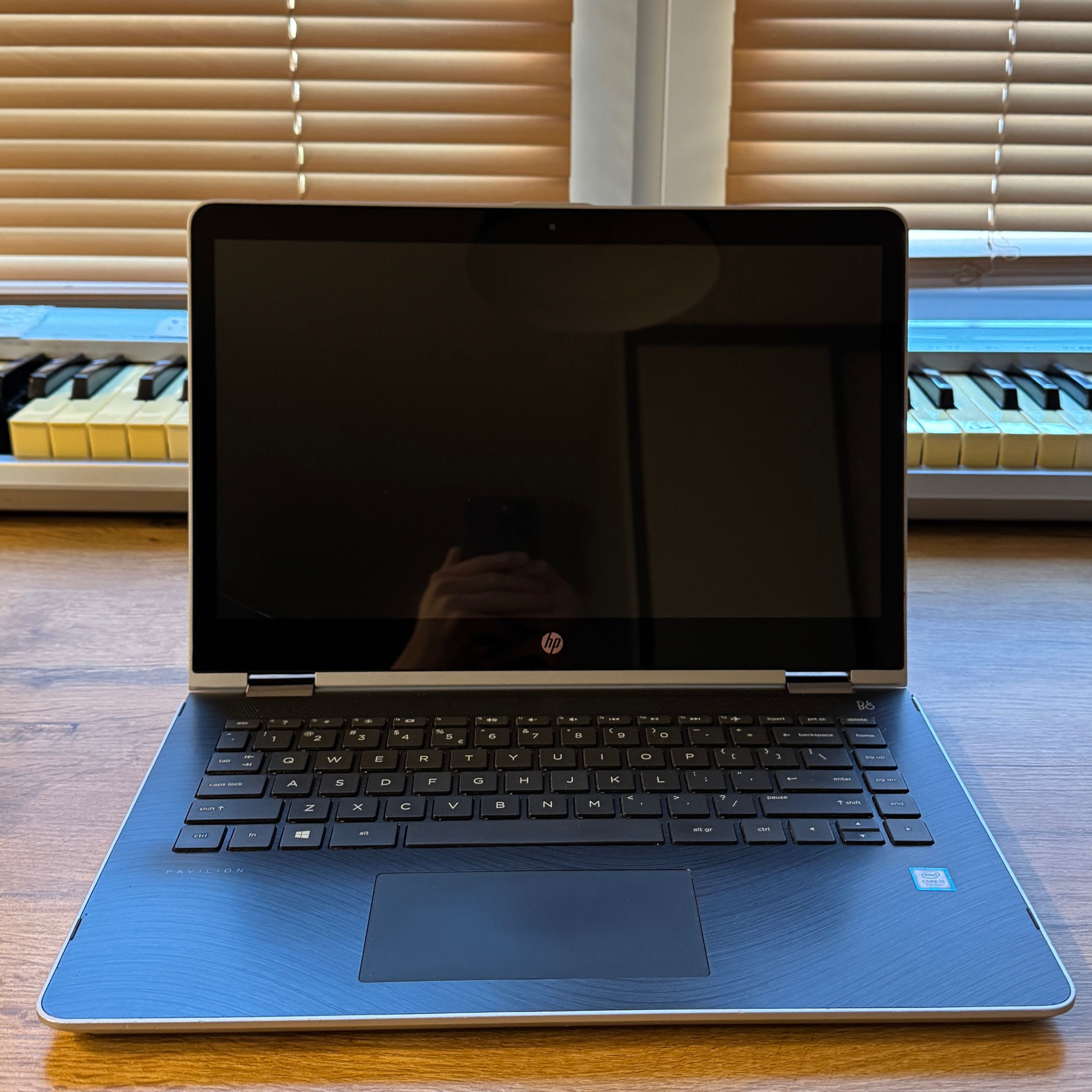 HP Pavilion x360 Convertible i5-7200 CPU, 8 GB RAM, 1 TB