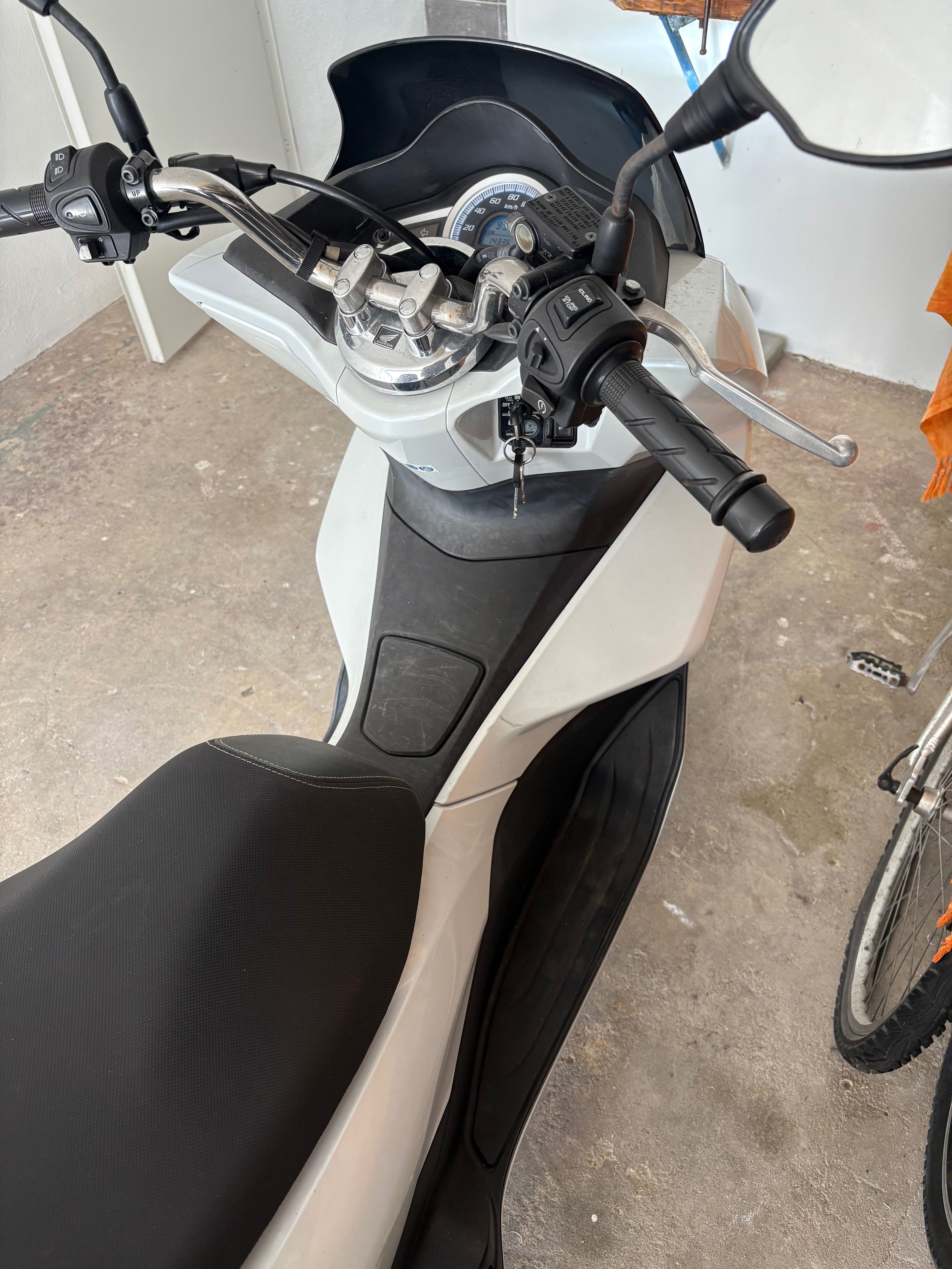 HONDA PCX 150 Excelente