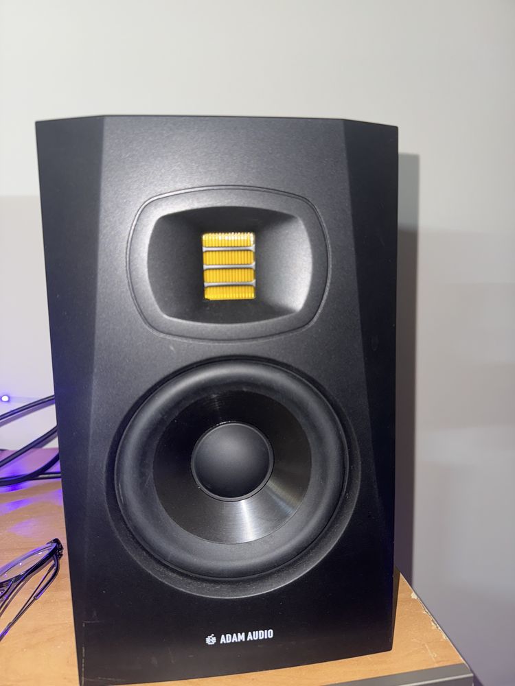 Para monitory Adam T5V. Studio domowe