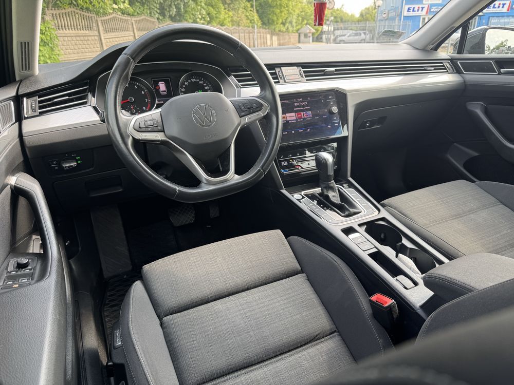 Wynajem VW Passat sedan/kombii Automat Wypożyczalnia Samochodów