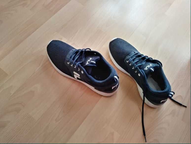 Buty sportowe firmy Fila rozmiar 45