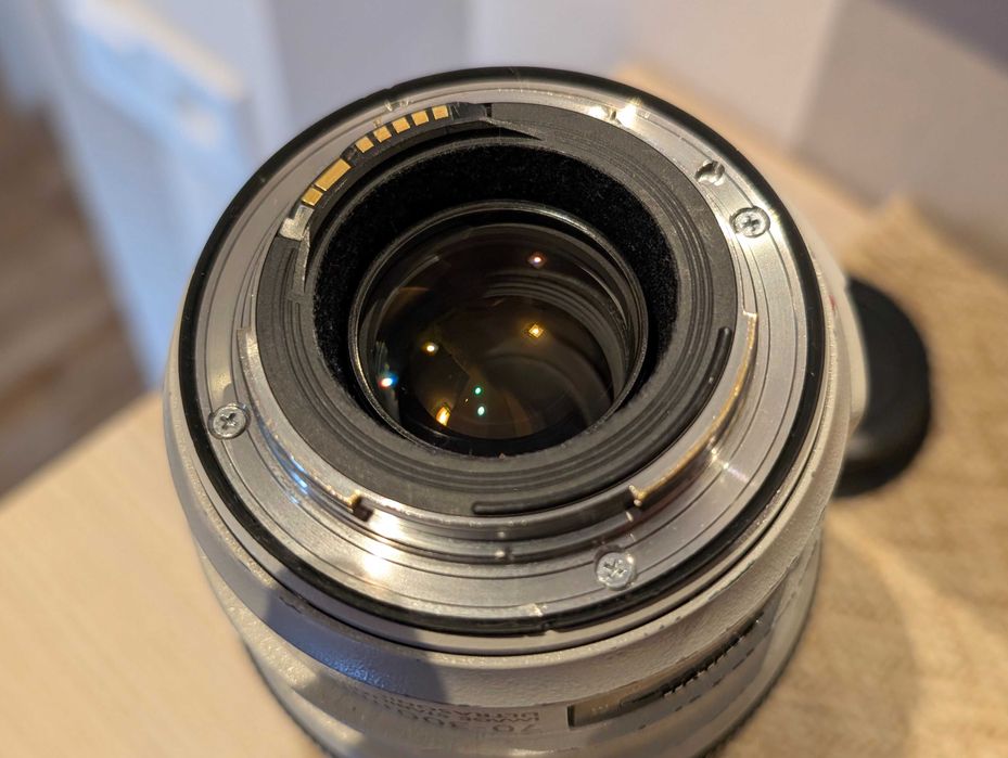 Об'єктив Canon ef 70-300mm  4-5,6 L IS USM