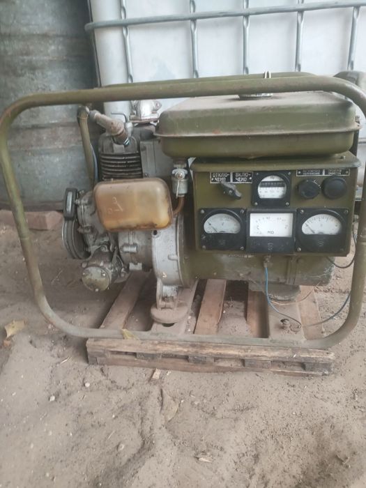Продам Генератор 1КВт - 2700 торг