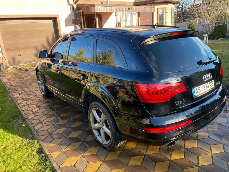 Продаю Audi Q7 2015 год  3.0 тди  Комплектация S line