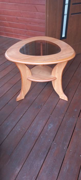 stolik lub dekoracyjne pudło wzorowane