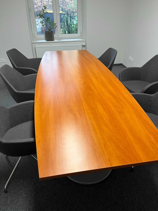 meble stół konferencyjny + szafy x 2 oraz komoda