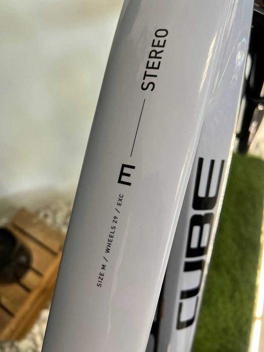 Rower elektryczny full CUBE STEREO HYBRID ONE44 EXC 800 rozmiar M
